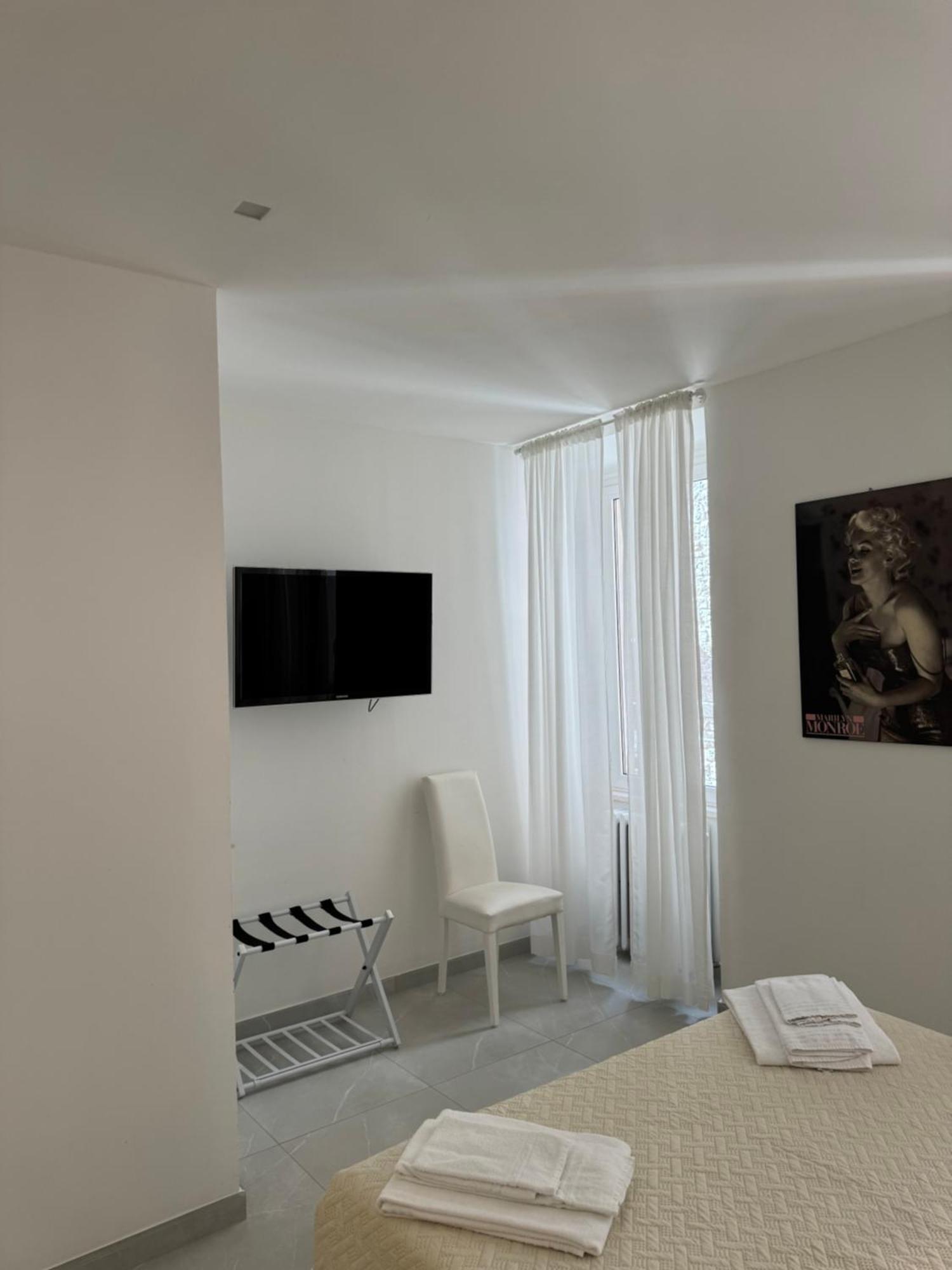 Re House Suite & Deluxe Apartament Асколи Пичено Екстериор снимка