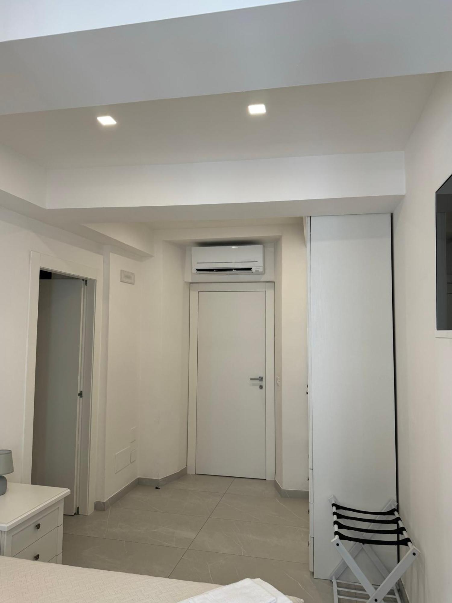 Re House Suite & Deluxe Apartament Асколи Пичено Екстериор снимка