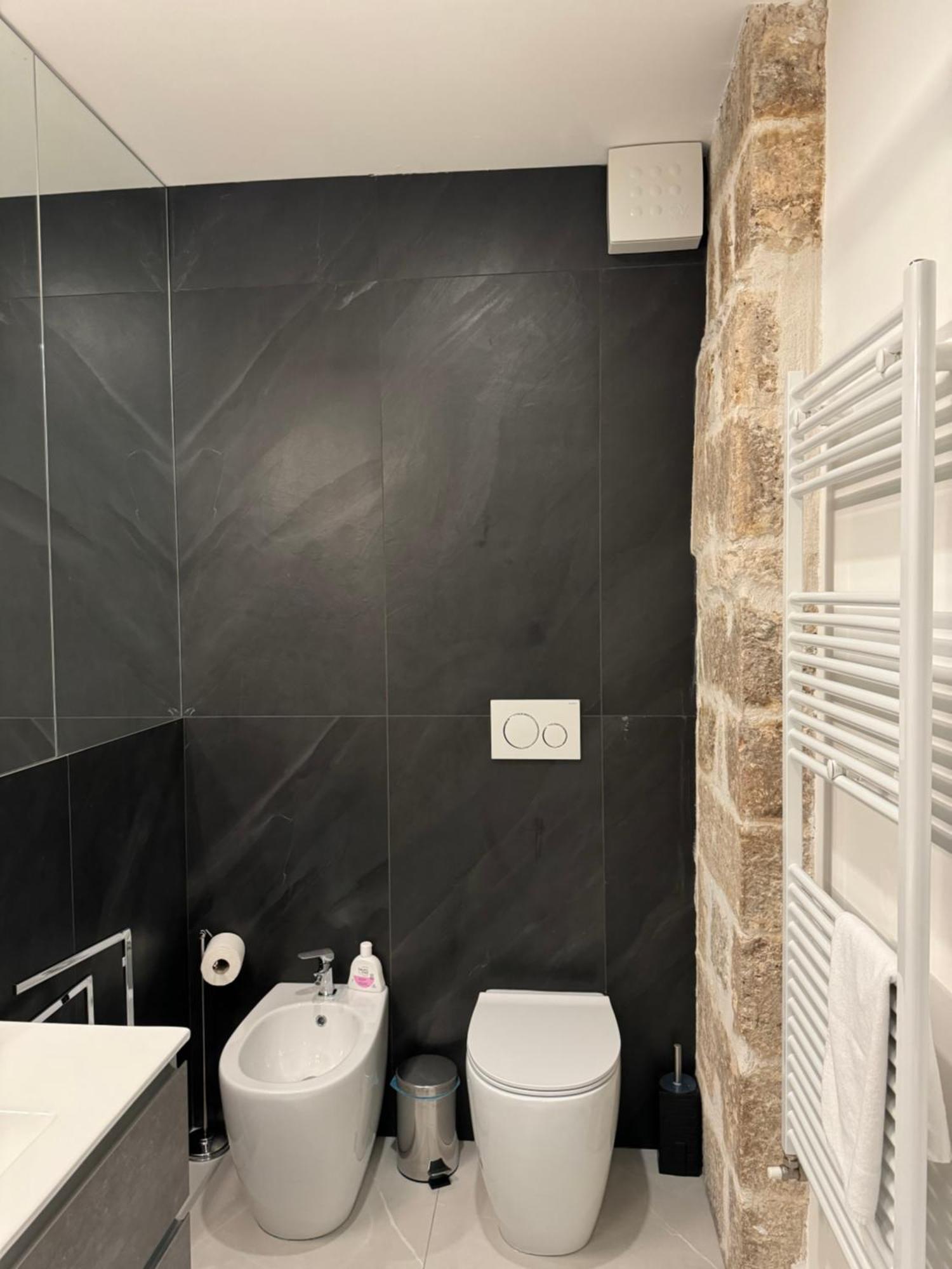 Re House Suite & Deluxe Apartament Асколи Пичено Екстериор снимка